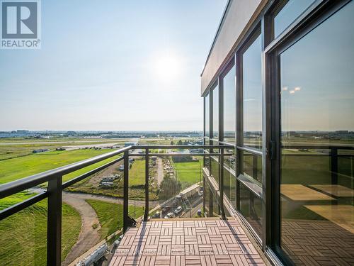 1517 - 1060 Sheppard Avenue W, Toronto (York University Heights), ON - Outdoor With Balcony With View With Exterior