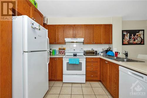 148 Paseo Private, Ottawa, ON - Indoor Photo Showing Kitchen With Double Sink