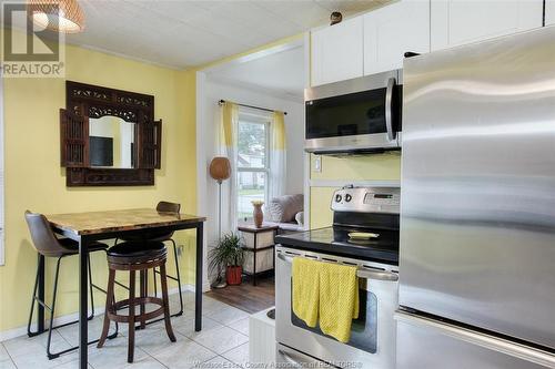 1341 Curry, Windsor, ON - Indoor Photo Showing Kitchen