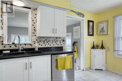 1341 Curry, Windsor, ON - Indoor Photo Showing Kitchen With Double Sink