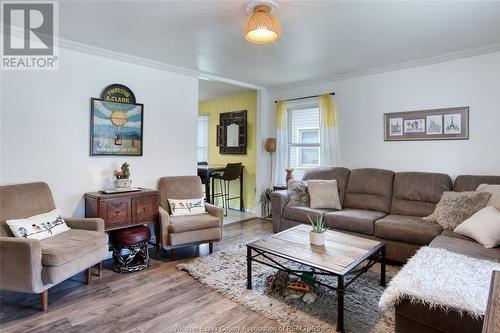 1341 Curry, Windsor, ON - Indoor Photo Showing Living Room