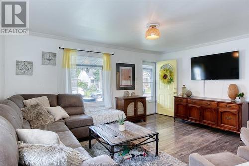 1341 Curry, Windsor, ON - Indoor Photo Showing Living Room