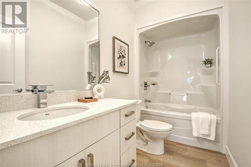 207 Brock Unit# 415, Amherstburg, ON - Indoor Photo Showing Bathroom