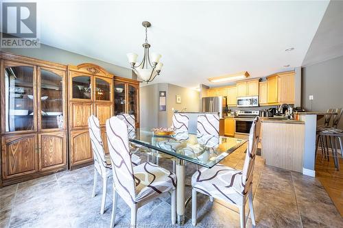 1647 Luxury, Windsor, ON - Indoor Photo Showing Dining Room