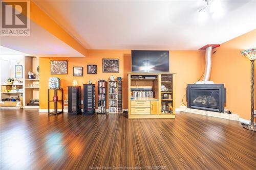 1647 Luxury, Windsor, ON - Indoor Photo Showing Living Room With Fireplace