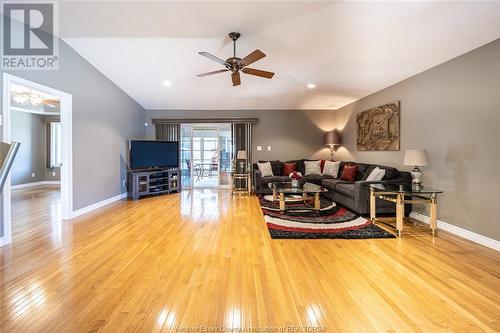 1647 Luxury, Windsor, ON - Indoor Photo Showing Living Room