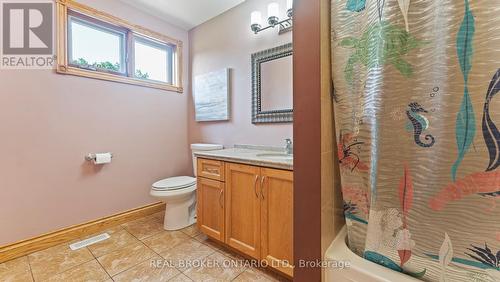 12 North Street, Brantford, ON - Indoor Photo Showing Bathroom