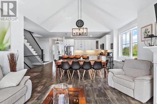 133 Red Pine Street, Blue Mountains (Blue Mountain Resort Area), ON - Indoor Photo Showing Living Room