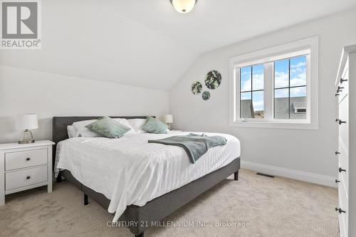 133 Red Pine Street, Blue Mountains (Blue Mountain Resort Area), ON - Indoor Photo Showing Bedroom