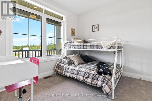 133 Red Pine Street, Blue Mountains (Blue Mountain Resort Area), ON - Indoor Photo Showing Bedroom