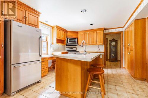 5588 Wellington 39 Road, Guelph/Eramosa, ON - Indoor Photo Showing Kitchen