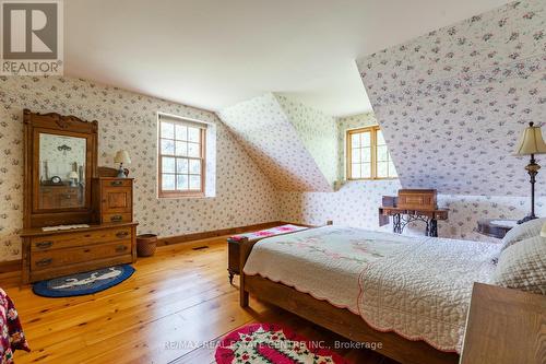 5588 Wellington 39 Road, Guelph/Eramosa, ON - Indoor Photo Showing Bedroom