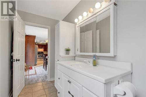 3 Piece bath on main level - 129 Spinnaker Way, Woodlawn, ON - Indoor Photo Showing Bathroom