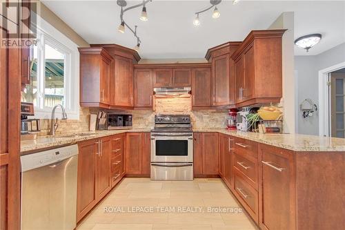 129 Spinnaker Way, Ottawa, ON - Indoor Photo Showing Kitchen