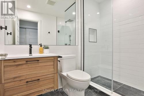 109 - 23 Eldora Avenue, Toronto, ON - Indoor Photo Showing Bathroom