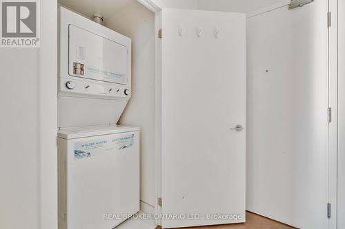 2708 - 70 Forest Manor Road, Toronto, ON - Indoor Photo Showing Laundry Room