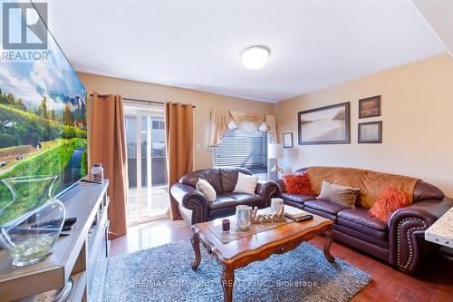 49 Cheetah Crescent, Toronto (Rouge), ON - Indoor Photo Showing Living Room