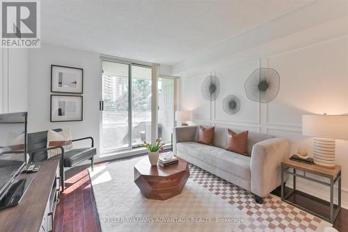 207 - 1 Emerald Lane, Vaughan, ON - Indoor Photo Showing Living Room