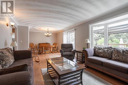 4887 7 Sunnidale Conc, Clearview, ON - Indoor Photo Showing Living Room