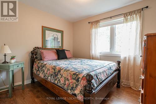 4887 7 Sunnidale Conc, Clearview, ON - Indoor Photo Showing Bedroom