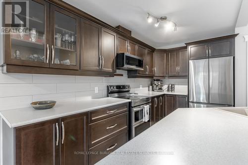 1037 Fernridge Common, Burlington, ON - Indoor Photo Showing Kitchen