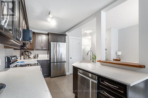 1037 Fernridge Common, Burlington (Bayview), ON - Indoor Photo Showing Kitchen