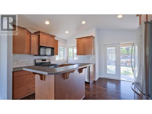 4891 Warbler Court, Kelowna, BC - Indoor Photo Showing Kitchen