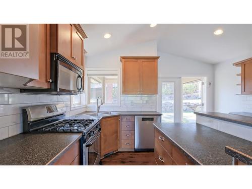 4891 Warbler Court, Kelowna, BC - Indoor Photo Showing Kitchen