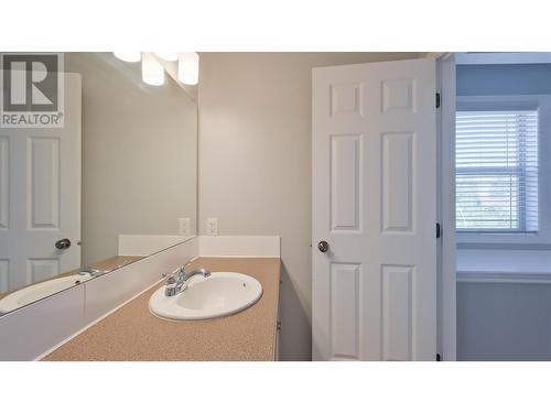 4891 Warbler Court, Kelowna, BC - Indoor Photo Showing Bathroom