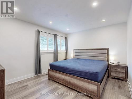 19 Orlanda Road, Hamilton, ON - Indoor Photo Showing Bedroom