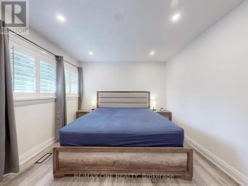 19 Orlanda Road, Hamilton, ON - Indoor Photo Showing Bedroom