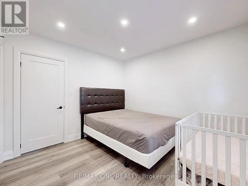 19 Orlanda Road, Hamilton, ON - Indoor Photo Showing Bedroom