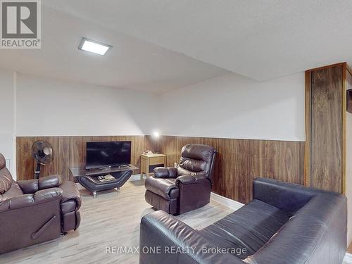 19 Orlanda Road, Hamilton, ON - Indoor Photo Showing Other Room