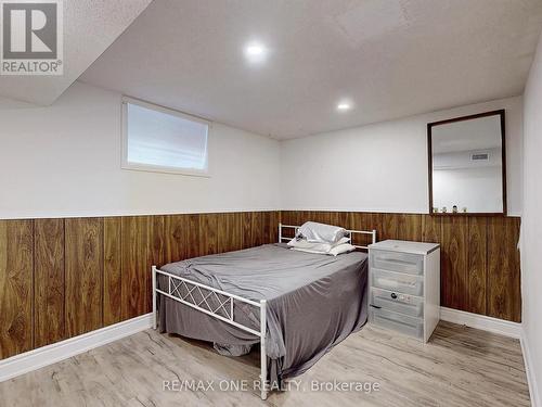 19 Orlanda Road, Hamilton, ON - Indoor Photo Showing Bedroom