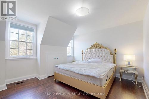 7 Gerald Street, Toronto (St. Andrew-Windfields), ON - Indoor Photo Showing Bedroom