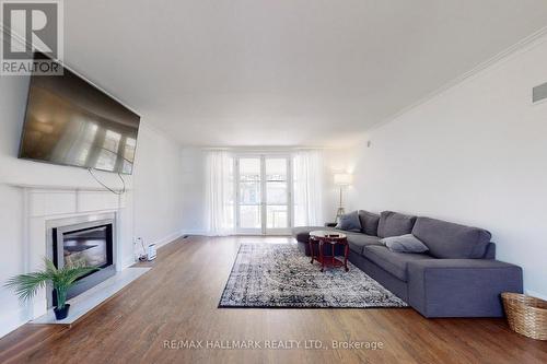 7 Gerald Street, Toronto (St. Andrew-Windfields), ON - Indoor Photo Showing Living Room With Fireplace