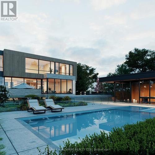 7 Gerald Street, Toronto (St. Andrew-Windfields), ON - Outdoor With In Ground Pool