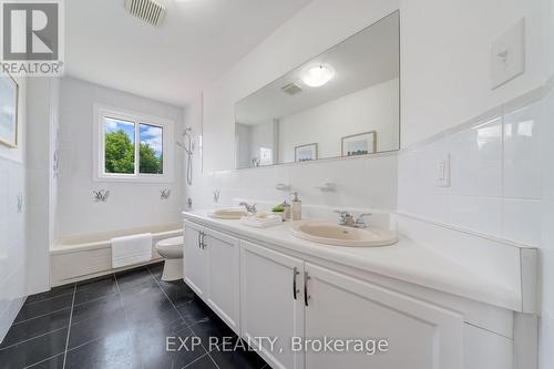 18 Westlake Crescent, Toronto (Woodbine-Lumsden), ON - Indoor Photo Showing Bathroom