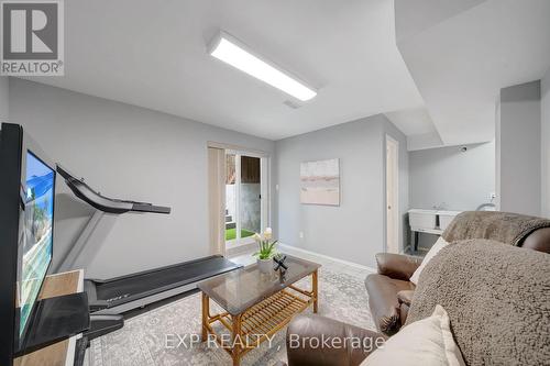 18 Westlake Crescent, Toronto (Woodbine-Lumsden), ON - Indoor Photo Showing Bathroom