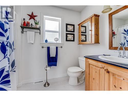 2520 Pheasant Ridge Drive, Armstrong, BC - Indoor Photo Showing Bathroom