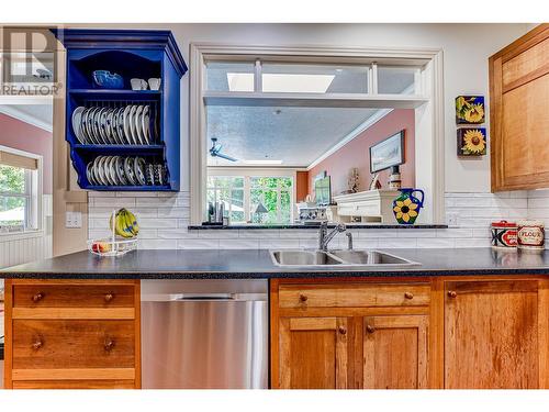 2520 Pheasant Ridge Drive, Armstrong, BC - Indoor Photo Showing Kitchen With Double Sink