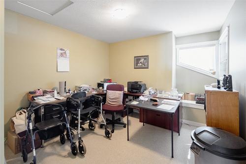 105-245 Snowsell Street, Kelowna, BC - Indoor Photo Showing Office