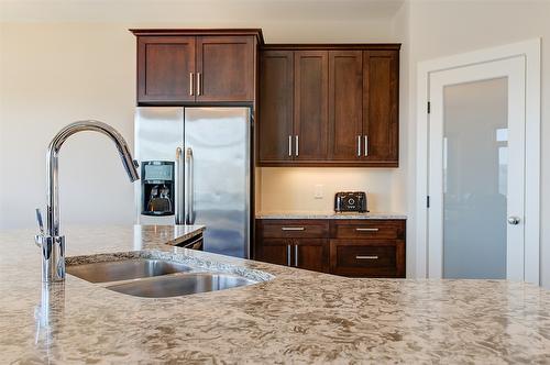 2424 Saddleback Way, West Kelowna, BC - Indoor Photo Showing Kitchen With Double Sink With Upgraded Kitchen