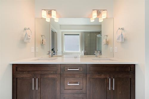 2424 Saddleback Way, West Kelowna, BC - Indoor Photo Showing Bathroom