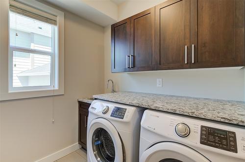 2424 Saddleback Way, West Kelowna, BC - Indoor Photo Showing Laundry Room