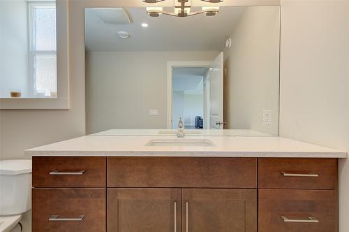 2424 Saddleback Way, West Kelowna, BC - Indoor Photo Showing Bathroom