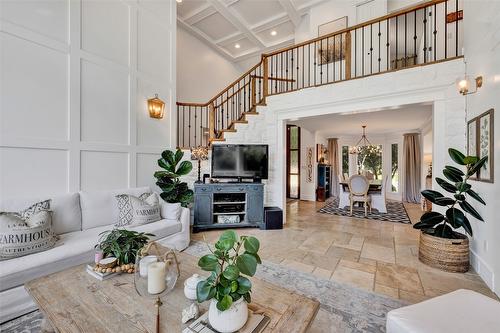 4830 Canyon Ridge Crescent, Kelowna, BC - Indoor Photo Showing Living Room