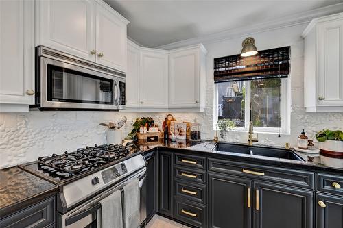 4830 Canyon Ridge Crescent, Kelowna, BC - Indoor Photo Showing Kitchen With Double Sink With Upgraded Kitchen