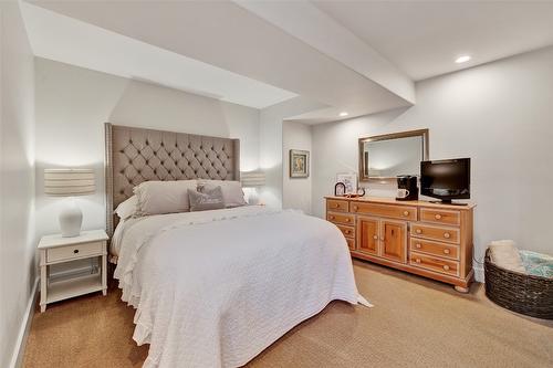 4830 Canyon Ridge Crescent, Kelowna, BC - Indoor Photo Showing Bedroom