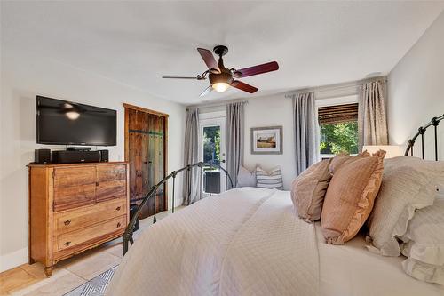 4830 Canyon Ridge Crescent, Kelowna, BC - Indoor Photo Showing Bedroom